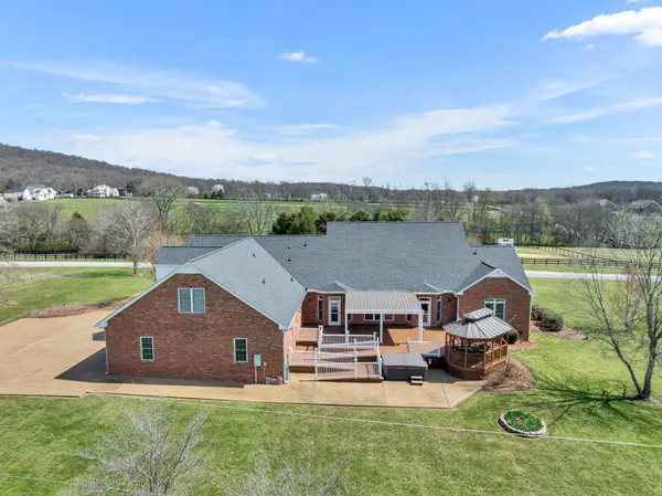 2805 Leonard Creek Ln, Arrington, TN 37014