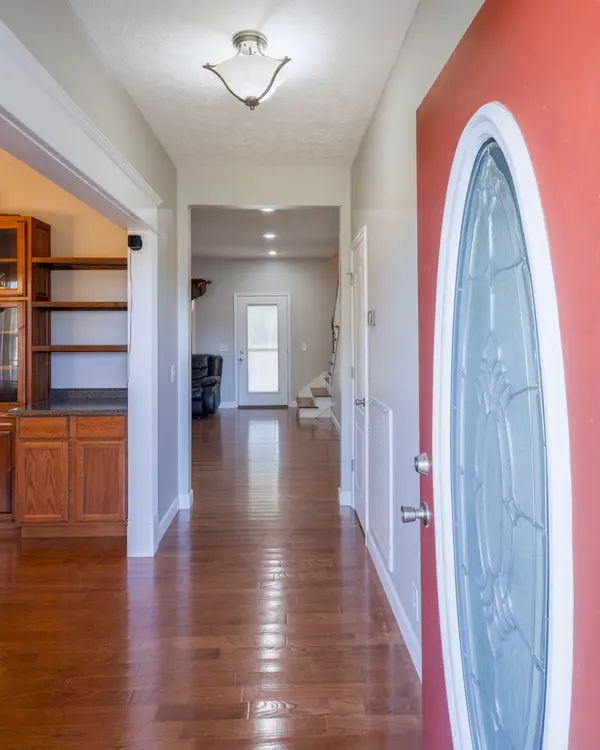 1301 Rogues Fork Rd, Bethpage, TN 37022
