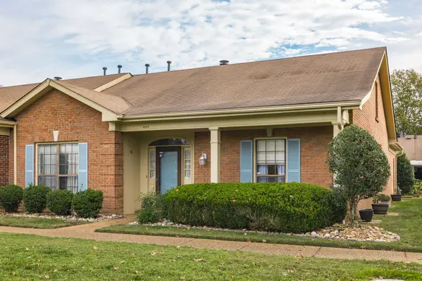 8523 Sawyer Brown Rd, Nashville, TN 37221