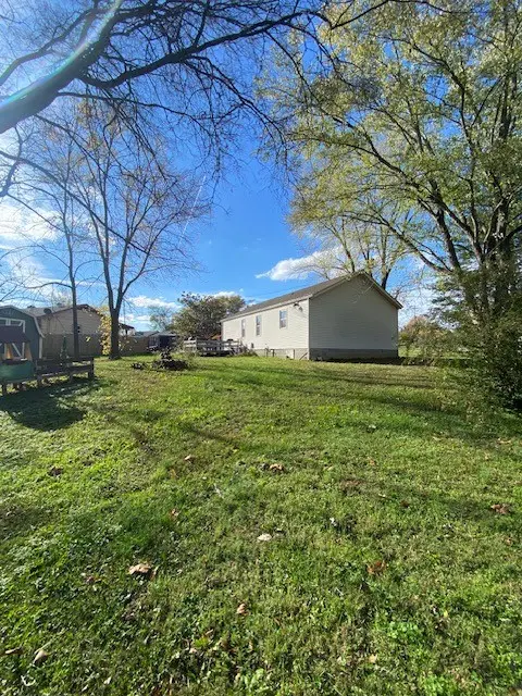 595 Blake Moore Dr, La Vergne, TN 37086