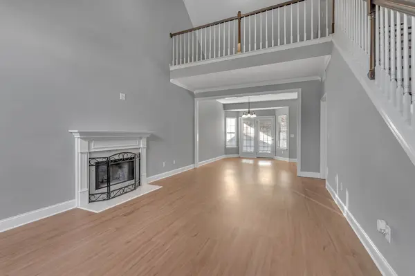 1706 Chris Dr, La Vergne, TN 37086