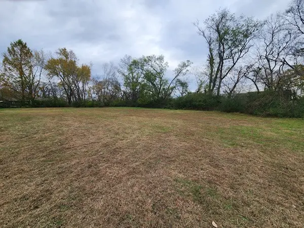 109 Lbj Dr, Gallatin, TN 37066