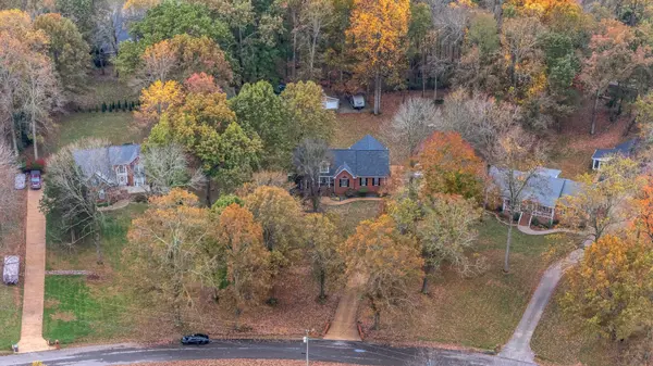324 Spring Valley Dr, Cottontown, TN 37048