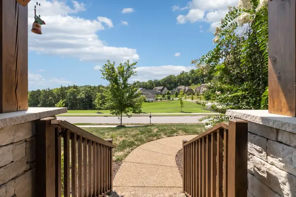 9600 Stonebluff Dr, Brentwood, TN 37027