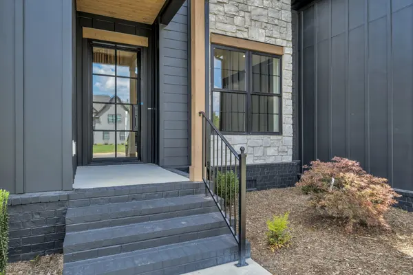 6820 Springwater St, Smyrna, TN 37167