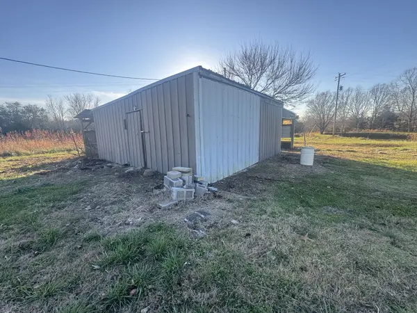 435 Nubia Rd, Westmoreland, TN 37186