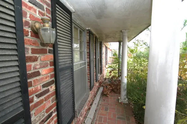 8060 Sawyer Brown Rd, Nashville, TN 37221