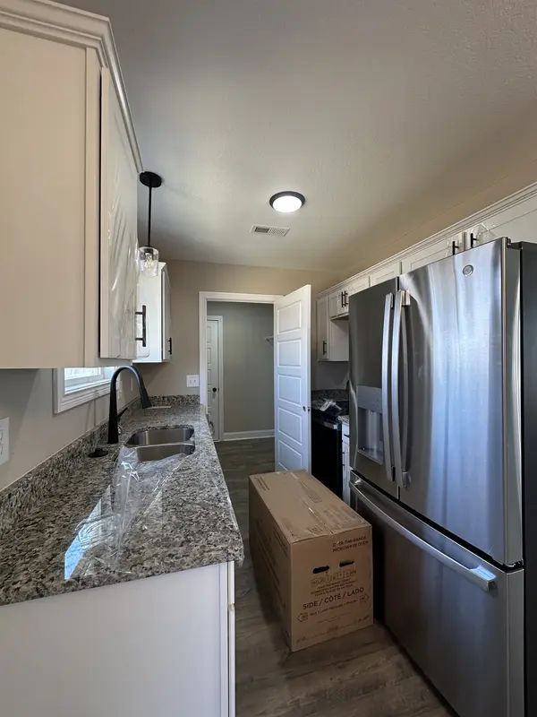 106 Sidney Ct, Oak Grove, KY 42262