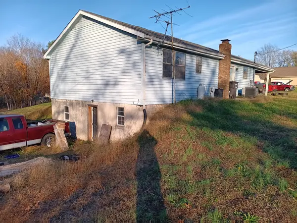 1107 Pleasant Valley Rd, Chapmansboro, TN 37035