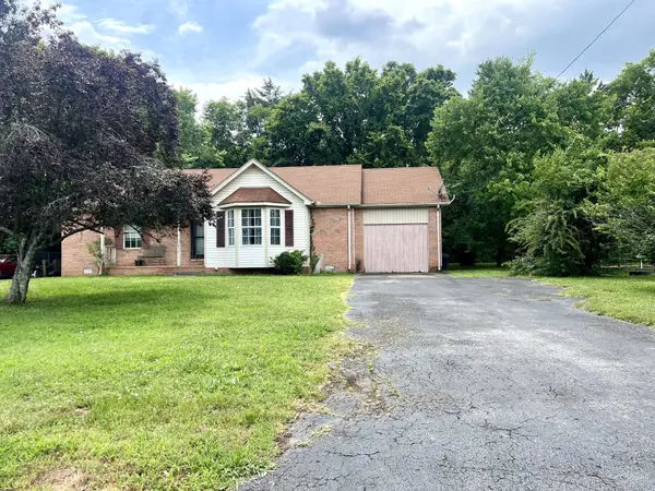 816 Blue Springs Dr, Smyrna, TN 37167