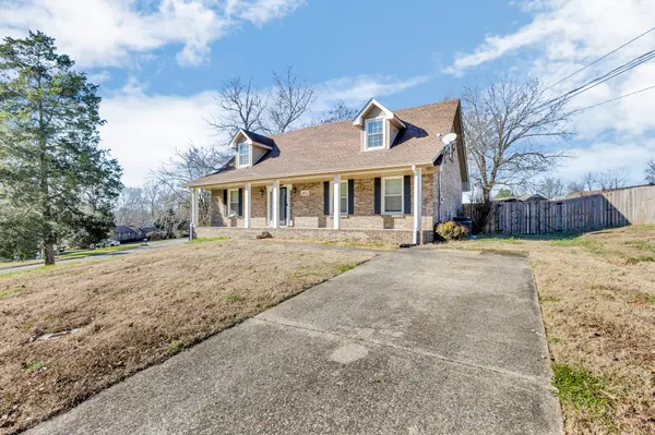 417 Crabtree Cir, Clarksville, TN 37040