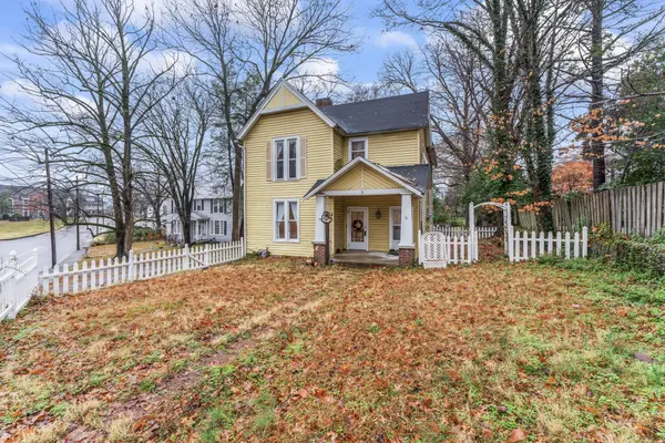 210 Mulberry Ave, Fayetteville, TN 37334