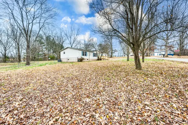 9727 Honey Hill Dr, Bon Aqua, TN 37025