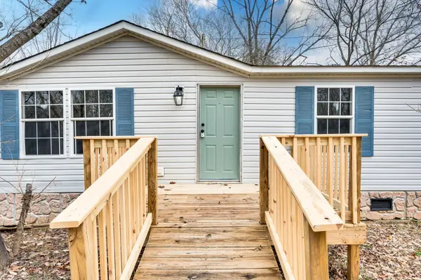 9727 Honey Hill Dr, Bon Aqua, TN 37025