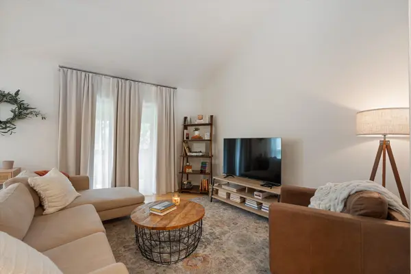 325 Summit Ridge Cir, Nashville, TN 37215