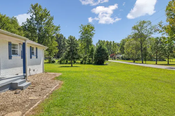 1012 Interstate Park Cir, Cedar Hill, TN 37032