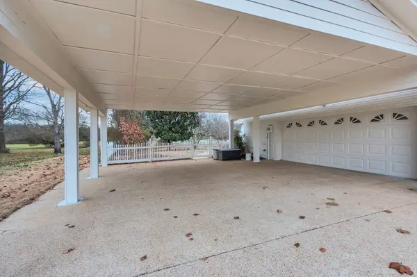 119 Creekside Dr, Columbia, TN 38401