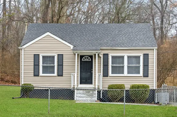 971 Swift Dr, Clarksville, TN 37040
