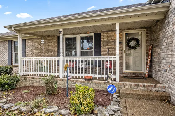 637 Woodburn Dr, Smyrna, TN 37167