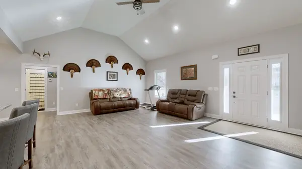 30 King Arthur Dr, Paris, TN 38242
