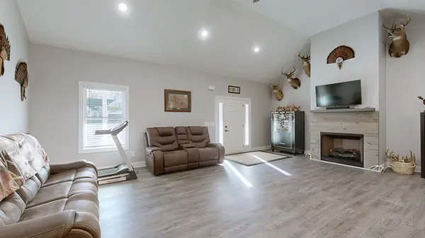 30 King Arthur Dr, Paris, TN 38242