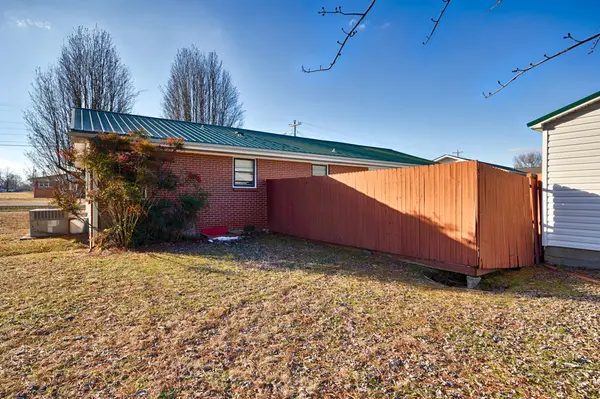 30244 Highland Dr, Ardmore, TN 38449