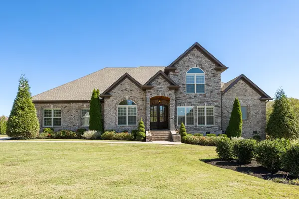 819 Stonebrook Dr, Lebanon, TN 37087