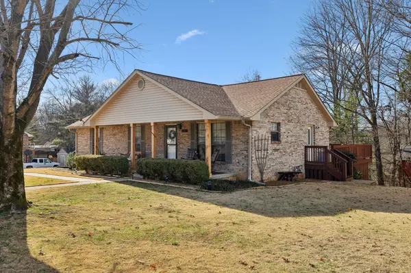 407 Lookout Dr, Columbia, TN 38401