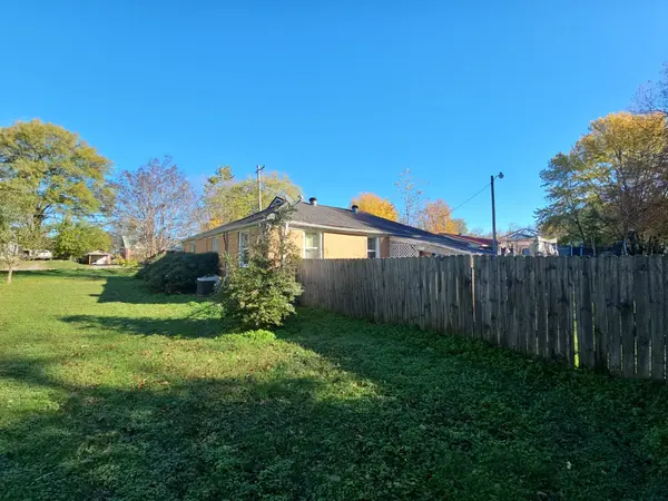 313 W 10th St, Trenton, TN 38382