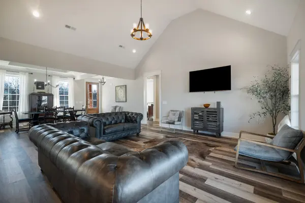 246 Green Acres Rd, Unionville, TN 37180