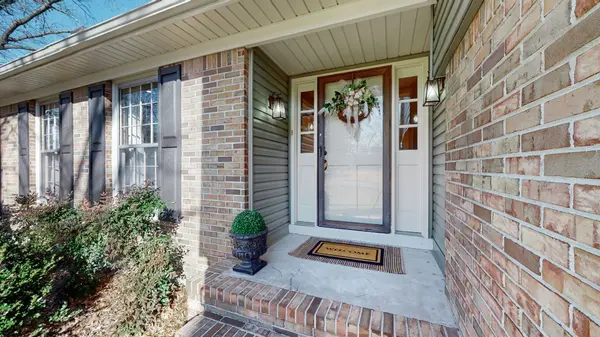813 Fairway Dr, Fayetteville, TN 37334