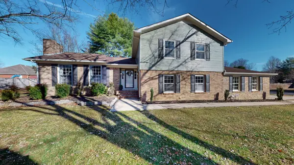 813 Fairway Dr, Fayetteville, TN 37334