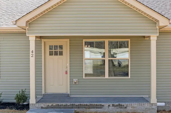 42 Idlewild Spur, Oak Grove, KY 42262