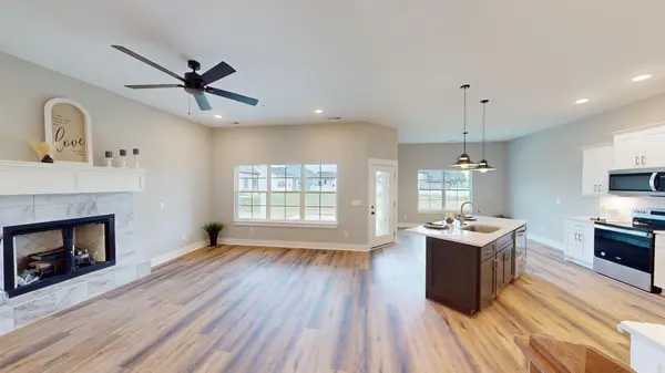 3020 Stonehorn Dr, Bell Buckle, TN 37020