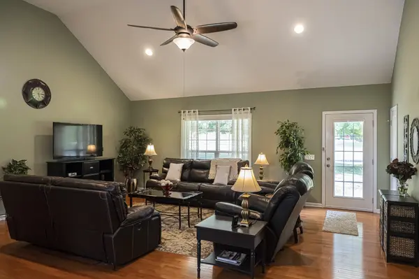 110 Stephens Ln, Shelbyville, TN 37160