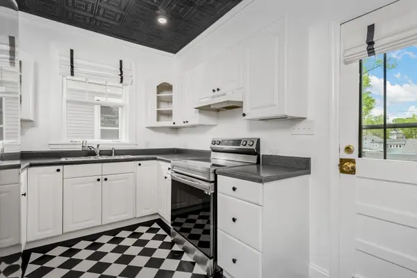 1000 Acklen Ave Nashville, TN 37203