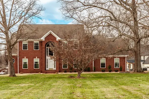 1024 Cherry Springs Dr, Cottontown, TN 37048