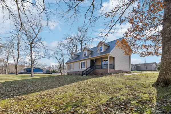 215 Glenview Dr, Estill Springs, TN 37330
