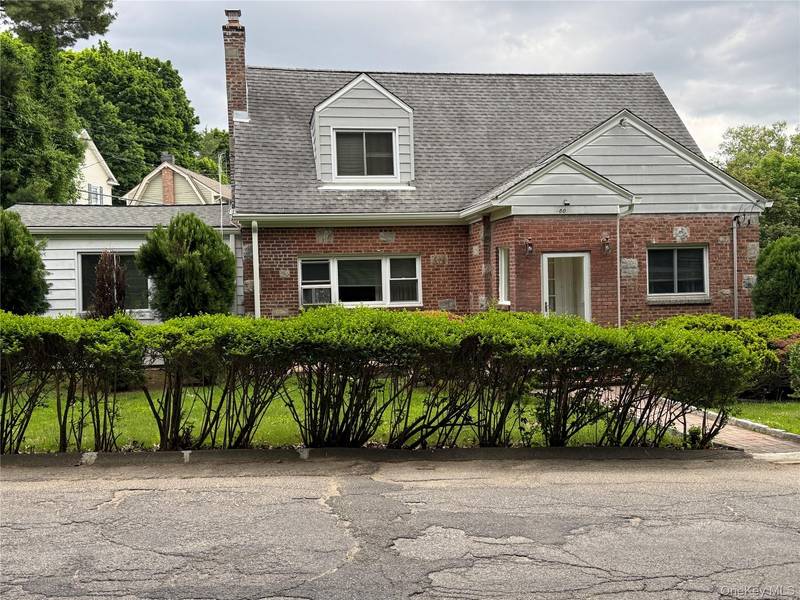 80 Roberts LN, Yonkers, NY 10701