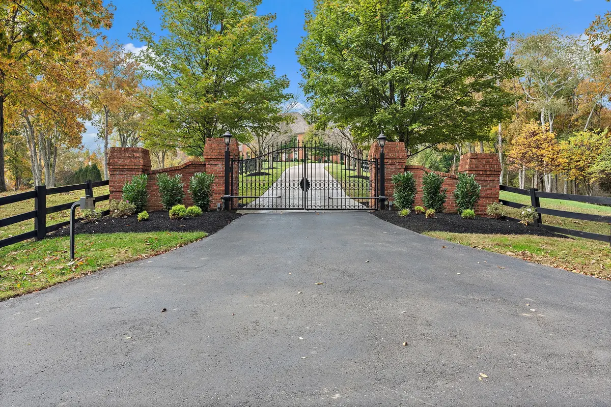 150 Oak Hill Ct, Hendersonville, TN 37075