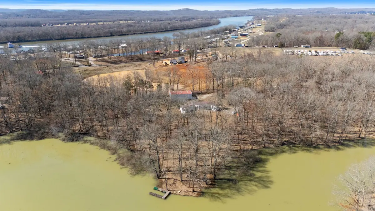 313 Shirley Bates Dr, Clifton, TN 38425