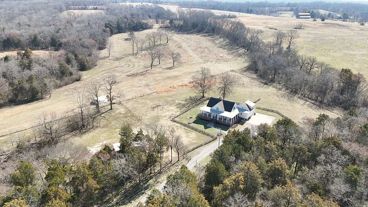 1143 Hilton Ln, Castalian Springs, TN 37031