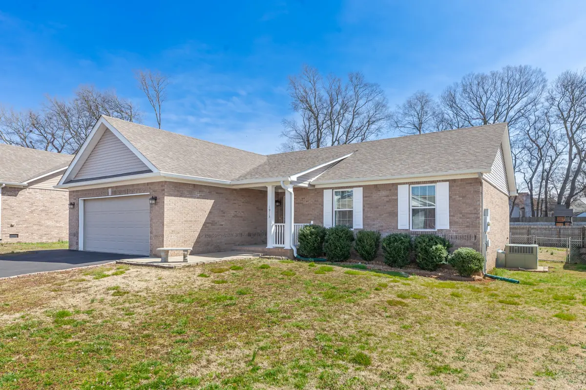 1913 Susan Rd, Columbia, TN 38401