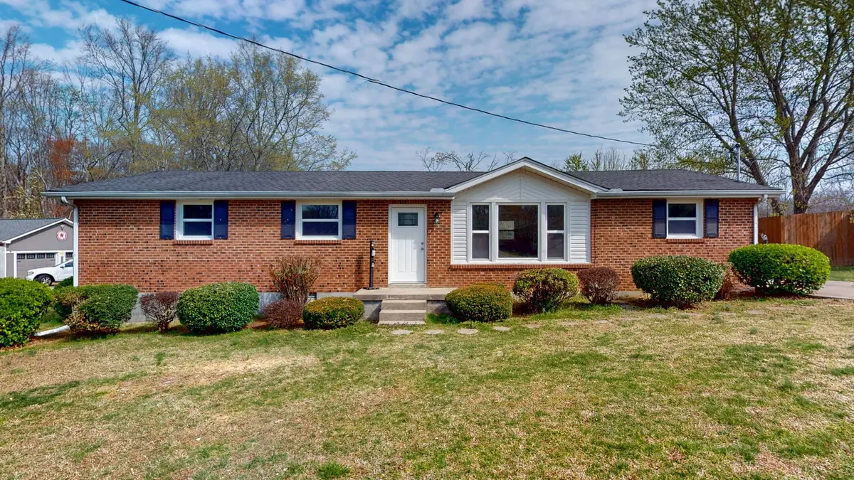 1020 Interstate Park Cir, Cedar Hill, TN 37032