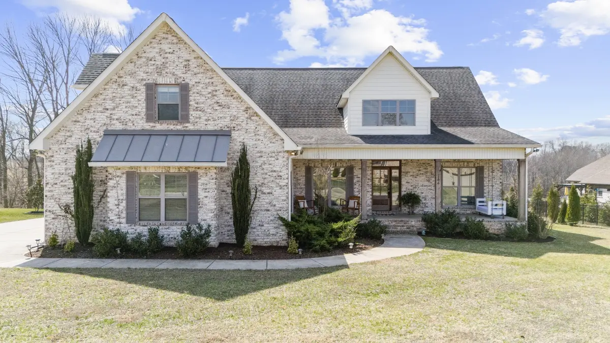 106 Renee Ct, Cottontown, TN 37048