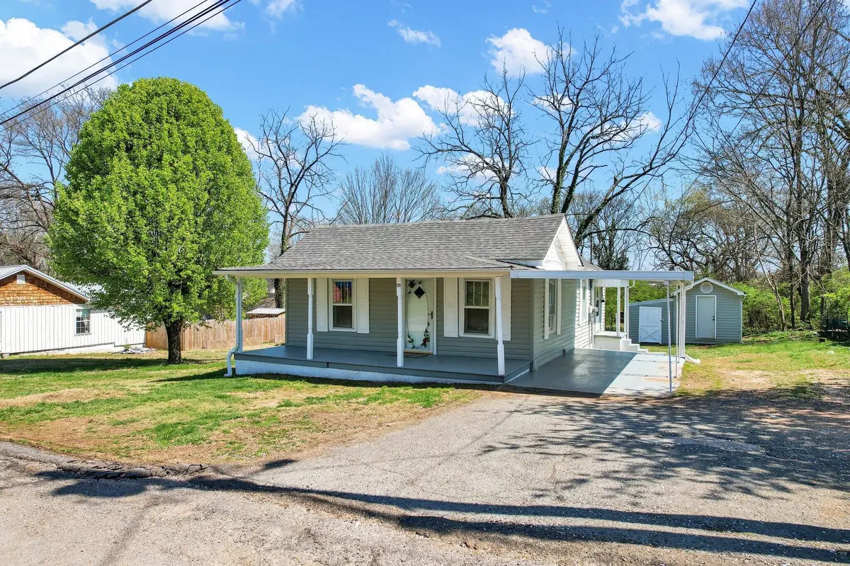 111 Brown Street, Athens, TN 37303