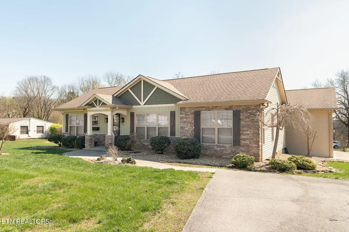 4228 Drifting Dr, Knoxville, TN 37912