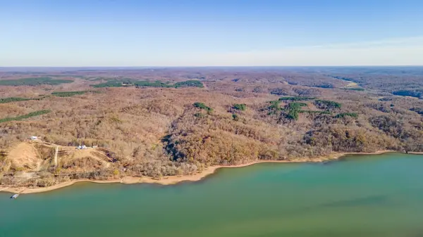1495 River Ln, Waverly, TN 37185