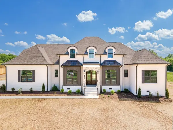 1000 Peyton Place, Columbia, TN 38401