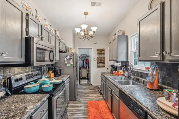 105 Laurel Hill Dr, Old Hickory, TN 37138